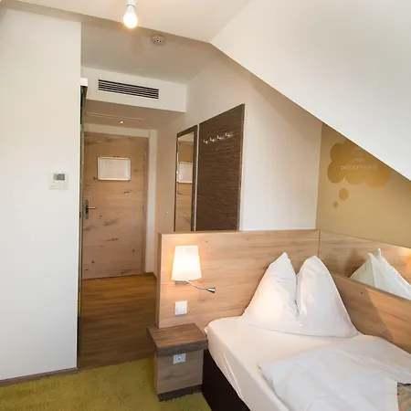 Otel Dollinger 3*